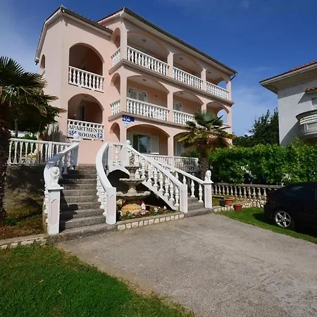 Apartmán In With Terrace, Air Condition, Wifi 4620-4 *